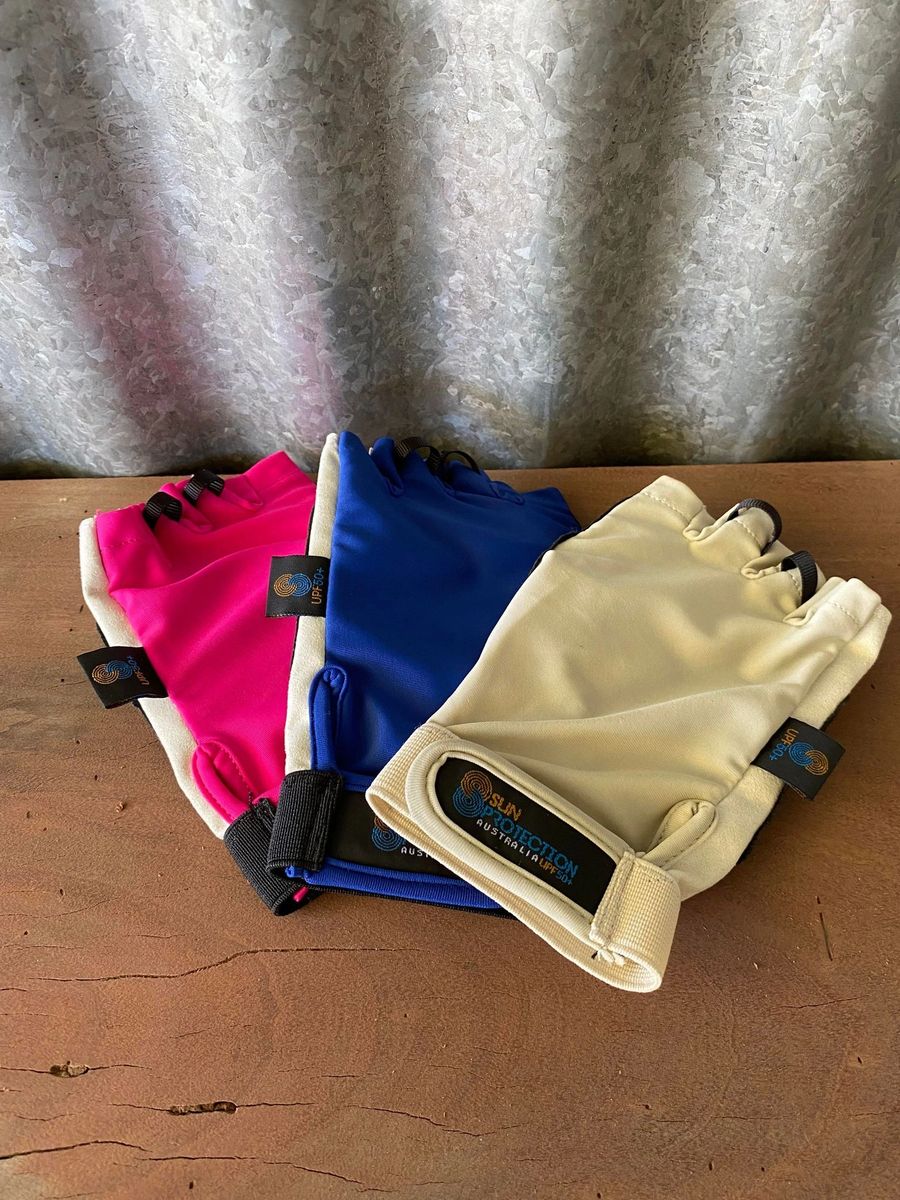 “SUN PROTECTION” Fingerless gloves